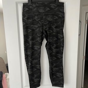 Army print fabletics Powerhold 7/8